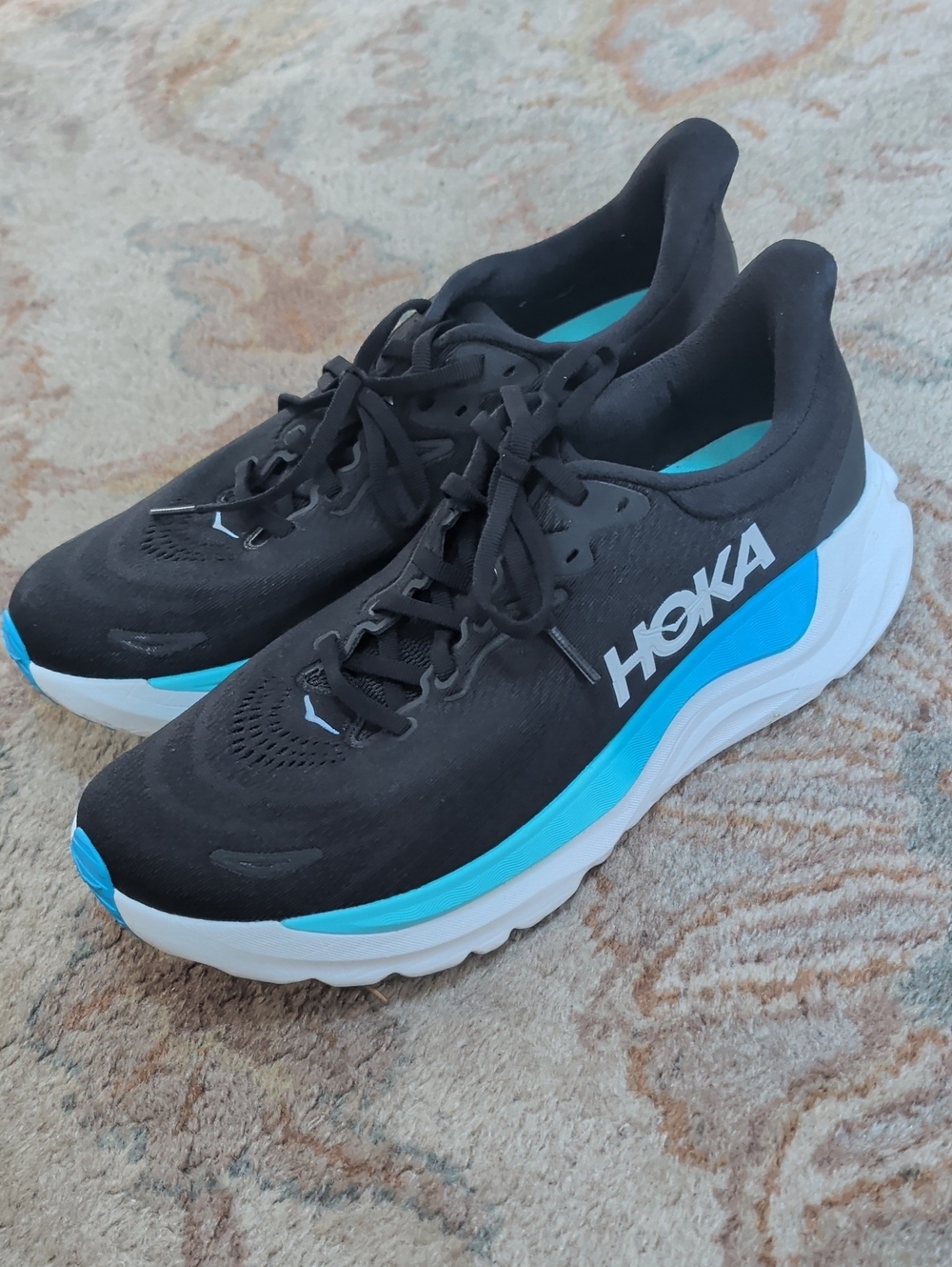 HOKA Arahi 8 Men's Black & Blue Running Shoes